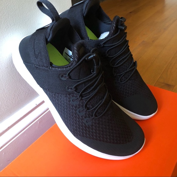 New Nike Free Commuter - Picture 2 of 8